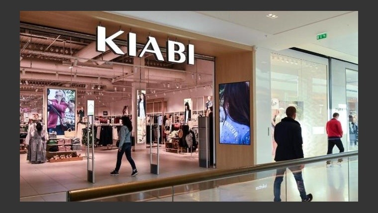 Kiabi no es solo una marca que llega. Es la puerta de entrada de un modelo.