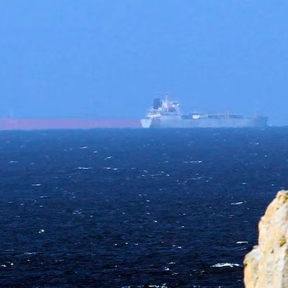 Tras los ataques de Israel contra el Líbano, Irán volvió a cerrar el estrecho de Ormuz.