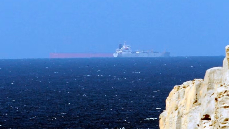 Tras los ataques de Israel contra el Líbano, Irán volvió a cerrar el estrecho de Ormuz.