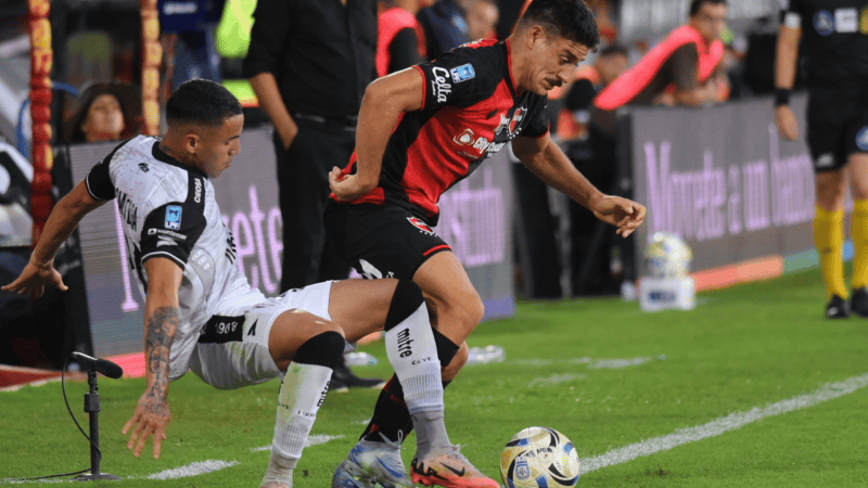 Matías Cóccaro es el nueve titular de la Lepra y busca volver a convertir.