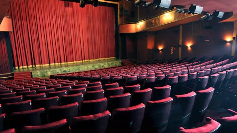 En marzo, la asistencia a los cines se desplomó un 27% interanual.