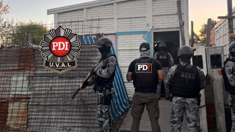 Uno de los allanamientos en Campbell al 1500 bis.