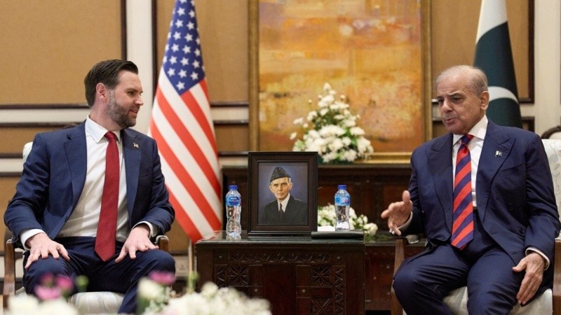 Estados Unidos e Irán concluyeron una primera jornada de negociaciones en Pakistán en busca de una salida a la guerra en Medio Oriente.