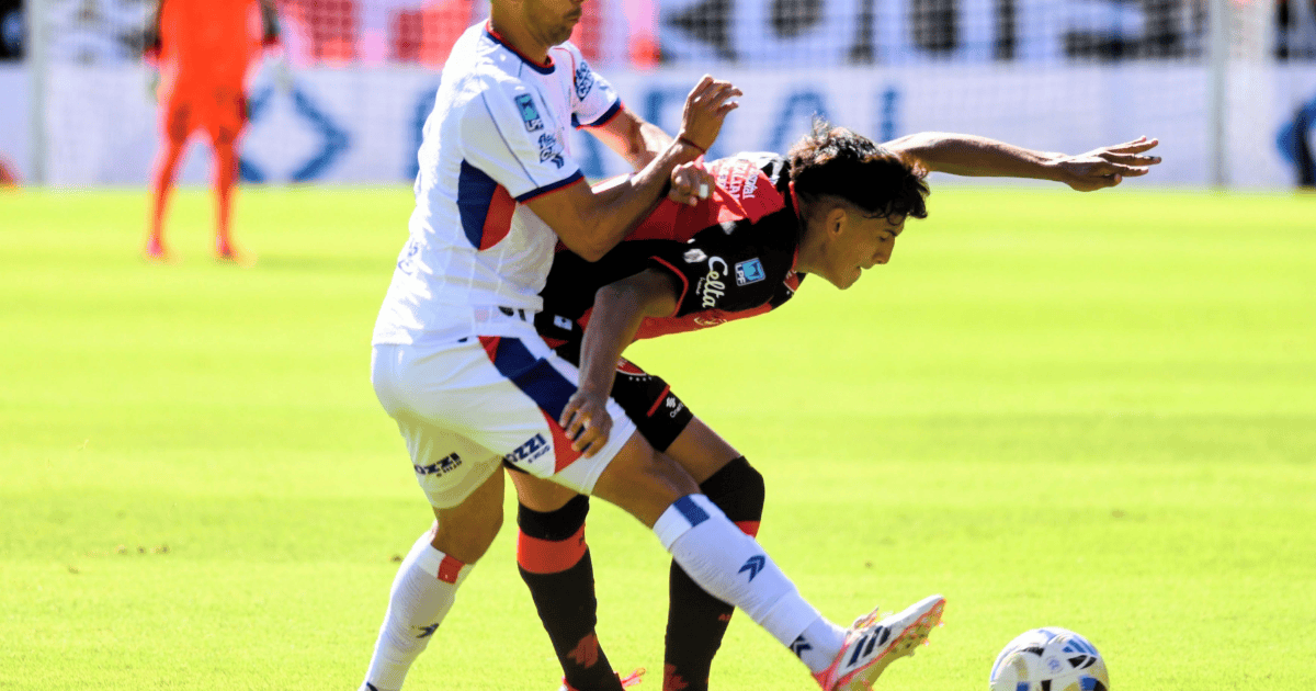Tarde cerrada en el Coloso: Newell’s empató ante San Lorenzo y volvió a ...