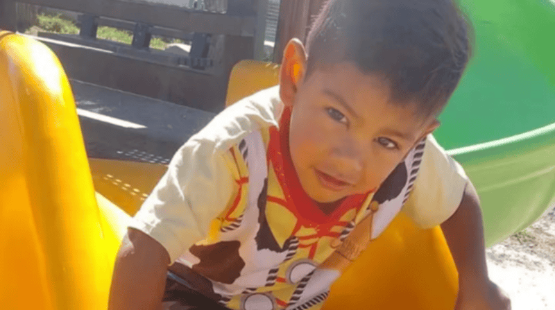 &nbsp;Ángel tenía 4 años y murió poco después de que la Justicia lo entregara a su mamá biológica. (Foto: Facebook/ @Lulu Andrade).