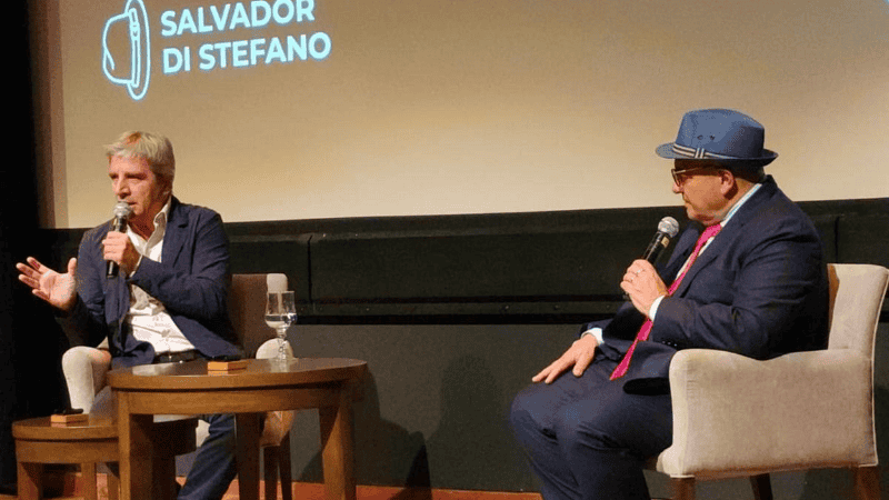 Caputo en la presentación del libro de Di Stéfano.