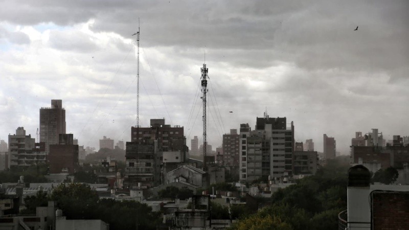 &nbsp;Así se veía el cielo de Rosario cuando llegó la tormenta (Alan Monzón/Rosario3)