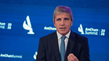 El Ministro de Economía, Luis Caputo, en AmCham Summit 2026