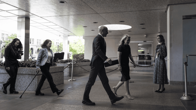 El embajador israelí ante EE.UU., Yechiel Leiter, en su llegada a la reunión. (EFE)