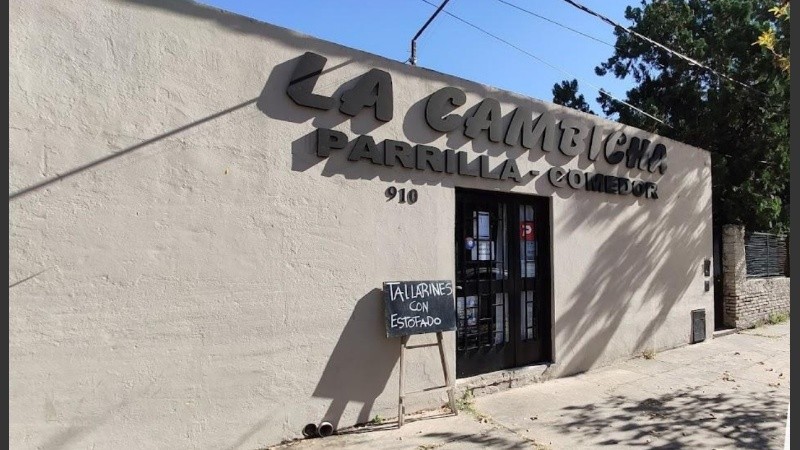 El local bajó el video de las redes sociales luego de que la pareja abonó la cuenta