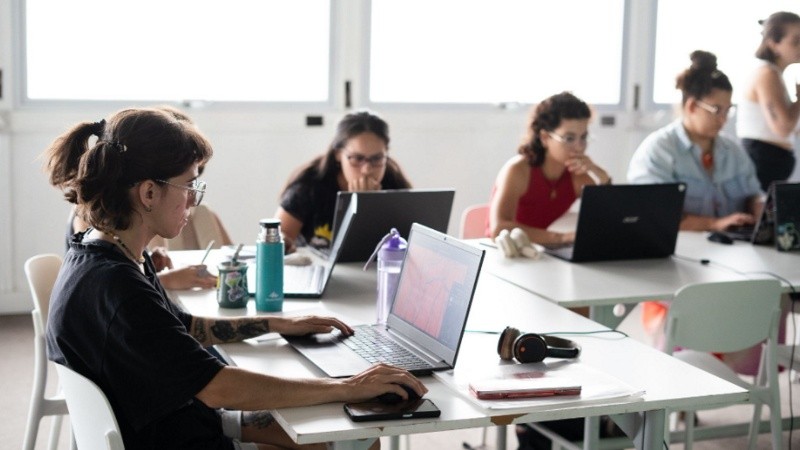 Todos los talleres se desarrollan en el Cultural Fontanarrosa.
