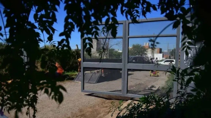 Comenzaron a instalar los portones