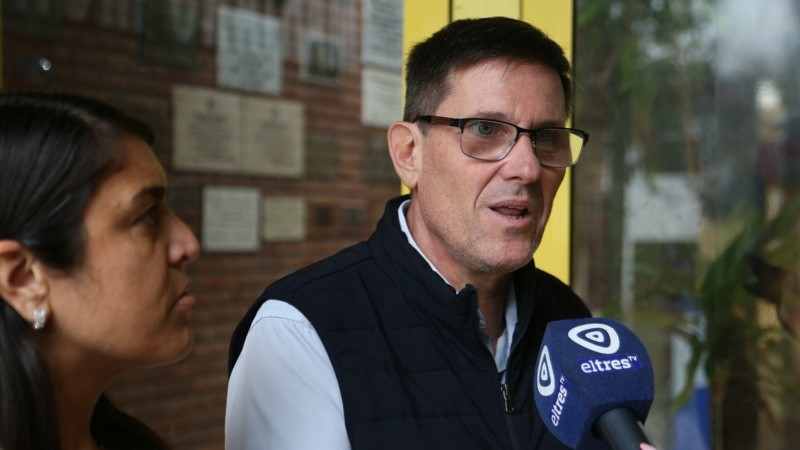 El ministro visitó la escuela el miércoles pasado pero las actividades se retomaron el jueves, después del temporal.