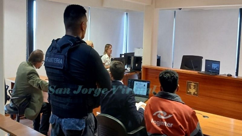 El camionero seguirá detenido.