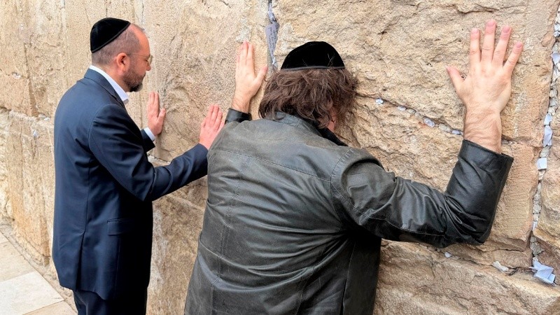 Javier Milei visitó el Muro de los Lamentos