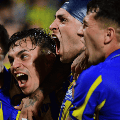 El chileno Pizarro y el equipo canalla gritan con todo el gol del triunfo en Arroyito.