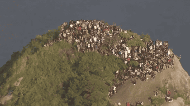 La gente varada en el morro.