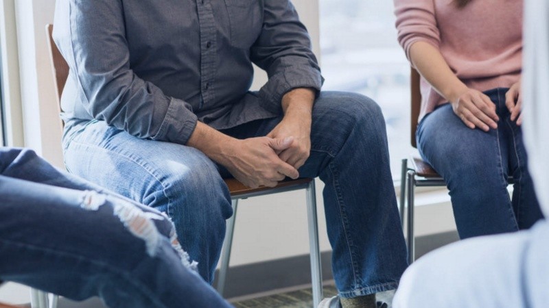 El grupo brinda a cada miembro la oportunidad de compartir y escuchar la experiencia de otros adictos. @narcoticosanonimosargentina.