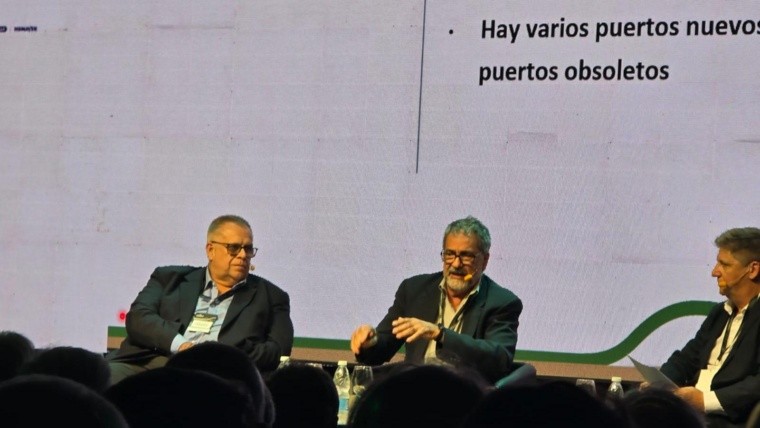 El debate sobre la infraestructura necesaria y la hidrovía estuvieron presentes en la jornada de la Cámara Argentina de la Construcción.