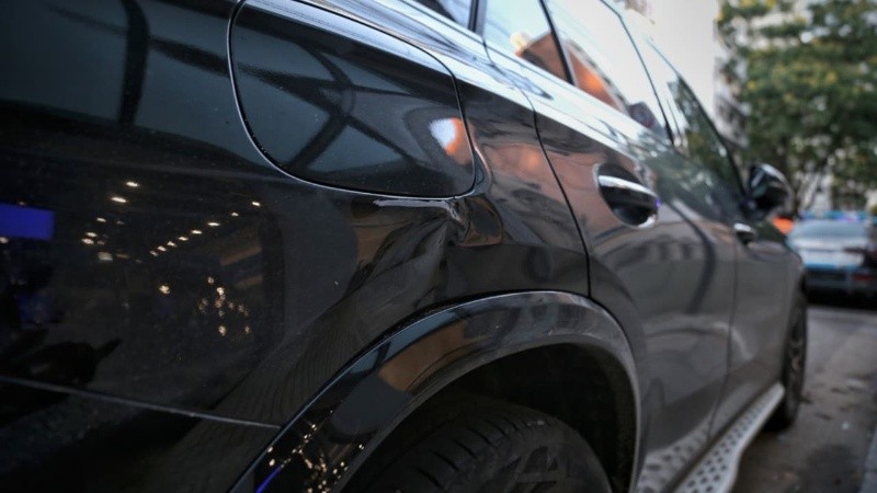 El raspón en la camioneta de Kudelka. (Foto: Alan Monzón / Rosario3)