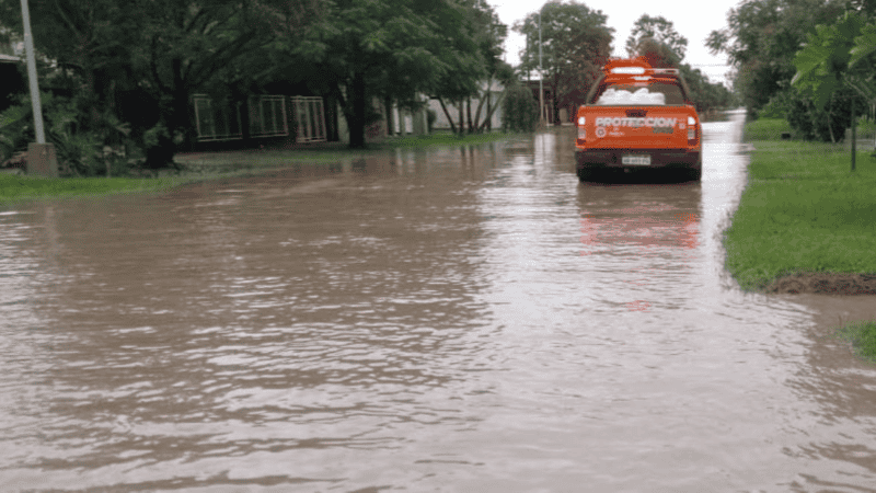 Villa Minetti: en pocas horas se registraron lluvias cercanas a los 200 milímetros que provocaron anegamientos y el ingreso de agua en viviendas.&nbsp;