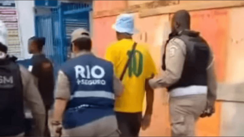 Detienen en Río de Janeiro a un argentino acusado de racismo en un supermercado de Copacabana.