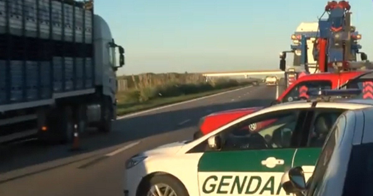Un muerto en un choque entre dos camiones en la autopista a Córdoba ...
