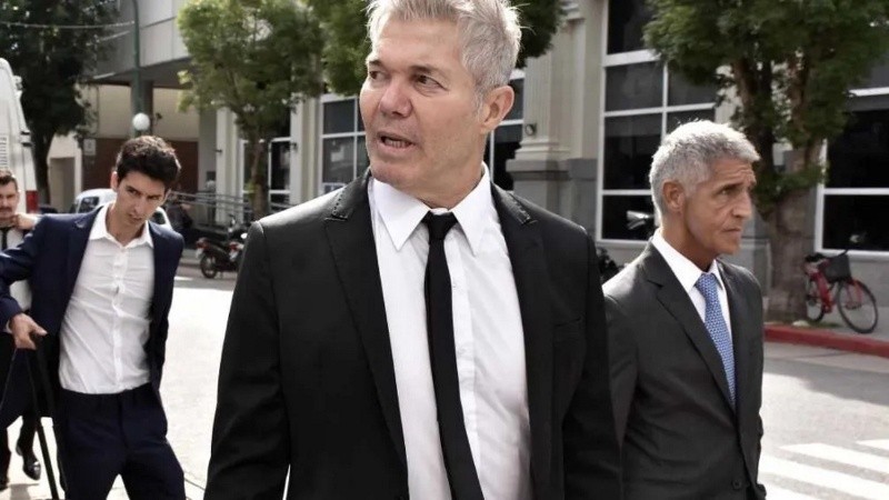 El letrado apuntó contra el neurocirujano