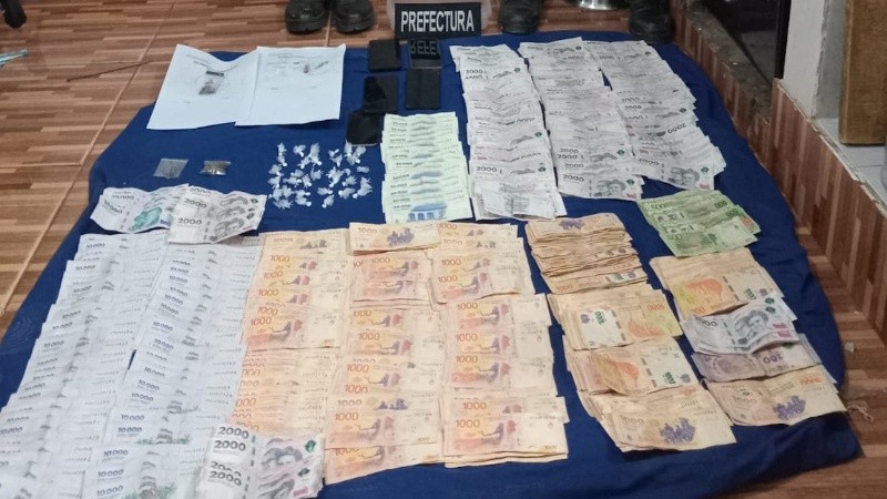 Elementos incautados en allanamientos en Tablada.