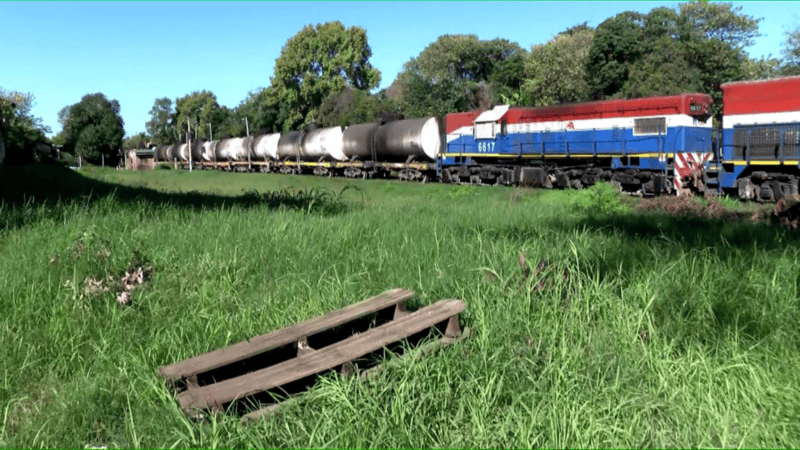 Vecinos señalaron que se escucharon las bocinas de alarma.