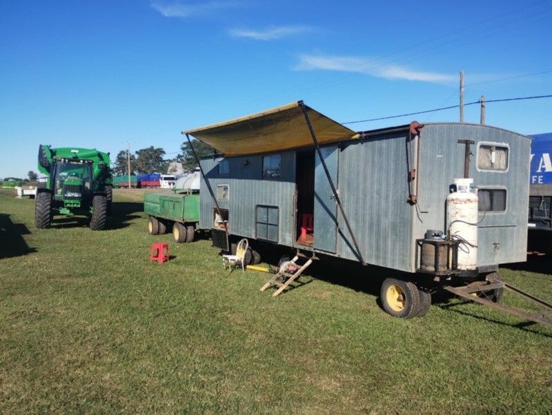La casilla del suceso fatal, cerca del ingreso del pueblo.