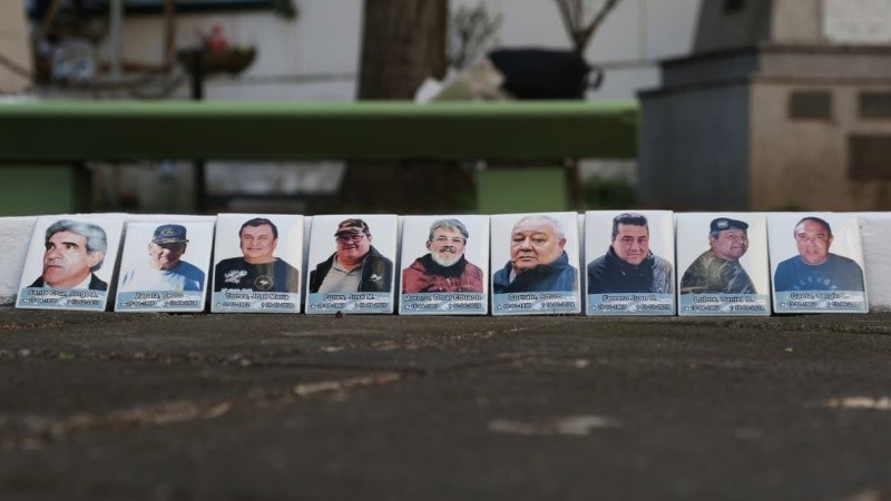 Este martes se colocaron las nuevas placas en el memorial que está en el Paseo de los Ilustres.