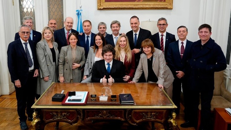 Apoyo oficial: Milei y su gabinete llegaron al Congreso para respaldar a Manuel Adorni.