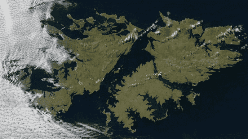 La iniciativa se encuadra en los lineamientos de la Ley Nacional Nº 27.671, que busca consolidar la formación integral sobre la cuestión Malvinas.