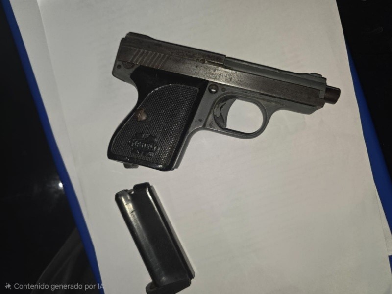 &nbsp;La Policía de Investigaciones (PDI) constató además un impacto de bala en la puerta del domicilio.