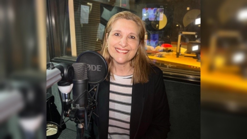 La locutora y Comunicadora Social María Alejandra Dimónaco.
