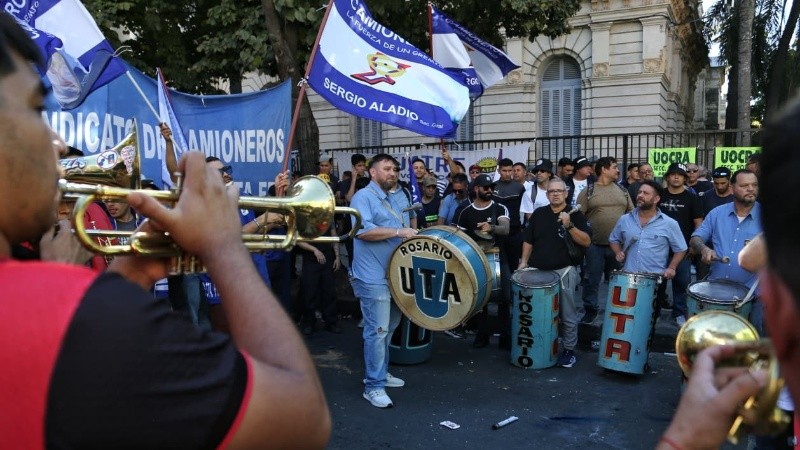 Marcha en el centro en la previa del Día del Trabajador (Alan Monzón/Rosario3)
