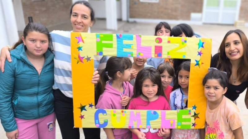 &nbsp;También los cumpleaños se celebran en comunidad (Alfabetización Santa Fe).