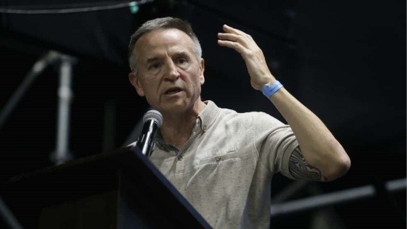 Jorge Sola, referente de la CGT, llega a Rosario