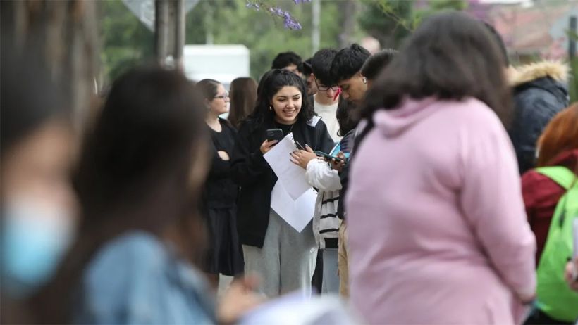 Desde 2024, la caída del empleo joven ha sido sostenida.