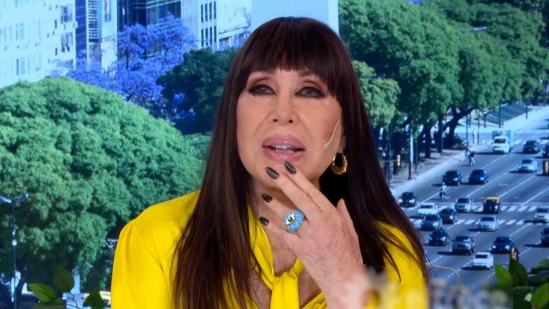La conductora Moria Casán.