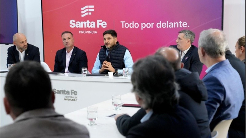 Pullaro recibió a jefes comunales del Gran Rosario