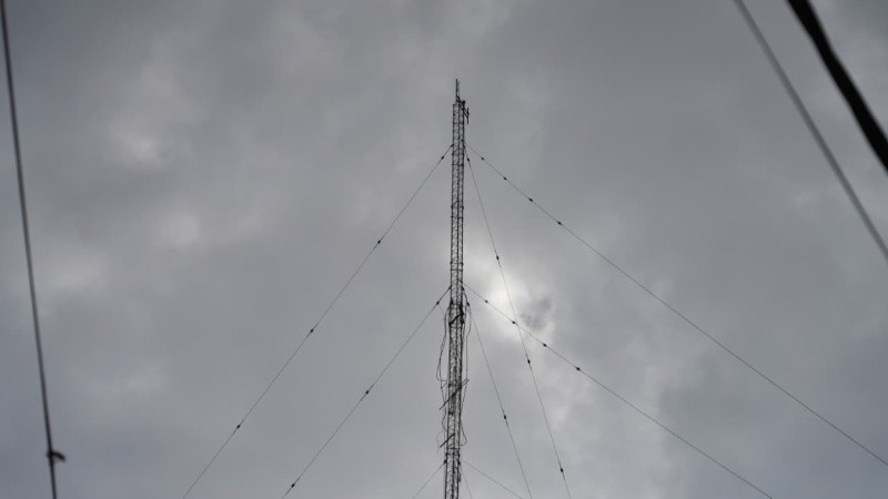 La antena de la que cayó el trabajador este martes (Alan Monzón/Rosario3)