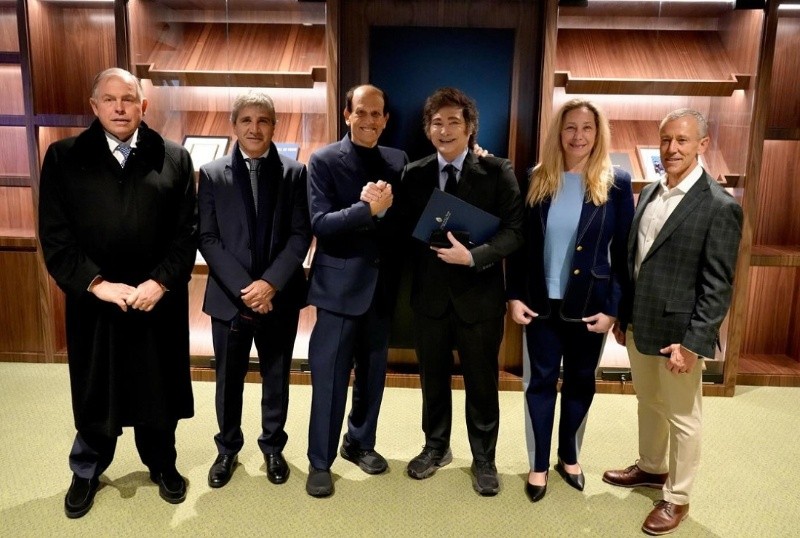 &nbsp;Javier Milei y Michael Milken durante un encuentro que tuvo lugar en enero de 2025.