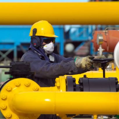 Las principales distribuidoras de gas determinaron límites a la venta de GNC en estaciones de servicio con el fin de mantener la presión en los gasoductos.