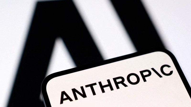 Anthropic anunció un acuerdo con gigantes de Wall Street para impulsar el uso de IA aplicada en finanzas.