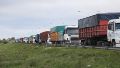 Los accesos a los puertos colapsan con cada llegada de la cosecha gruesa