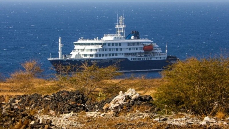 Imagen del 4 de mayo de 2026 del crucero holandés MV Hondius.