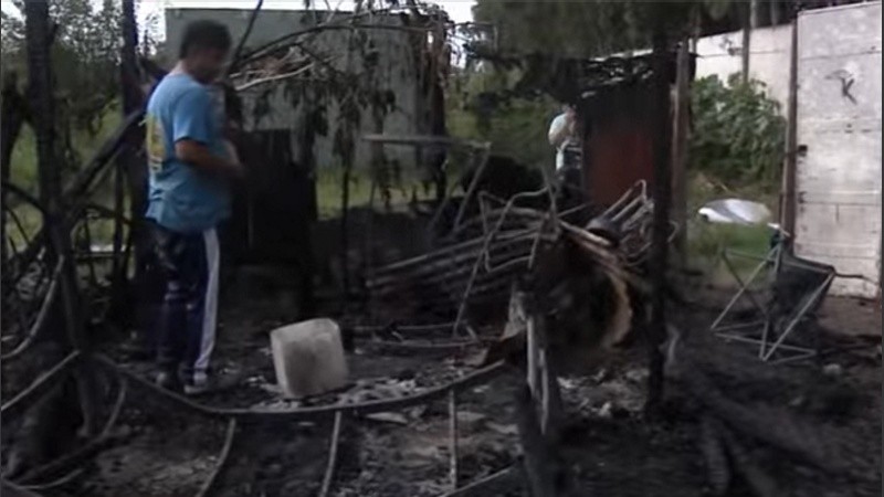 Así quedó el predio alcanzado por las llamas.