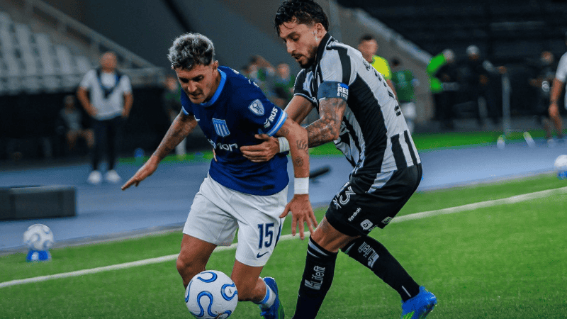 Racing reaccionó en el arranque del complemento y llegó al empate a los 3 minutos. Foto Racing vía X